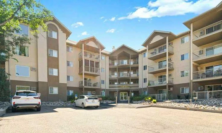 202-245 Red Deer Drive SW