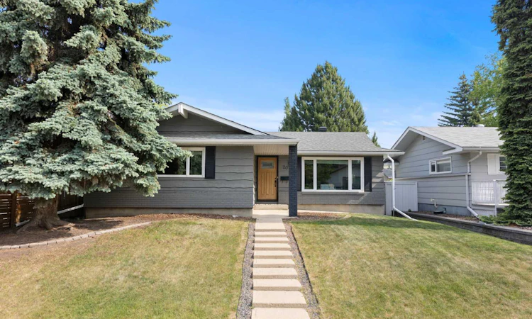 20 Mapleburn Drive SE