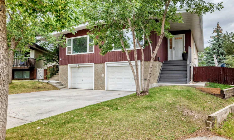 71 Dalton Bay NW