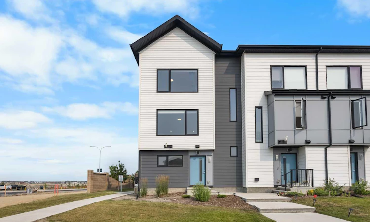 615 Evanston Link NW