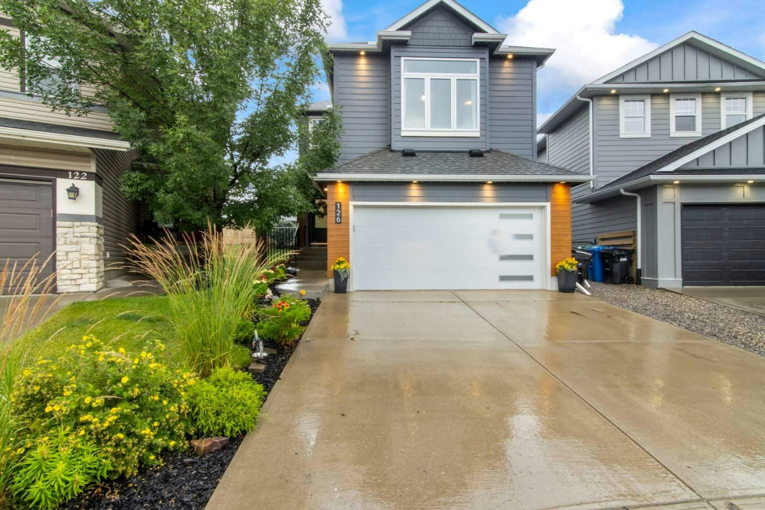 126 Chapman Close SE, Calgary, AB, T2X 3V7