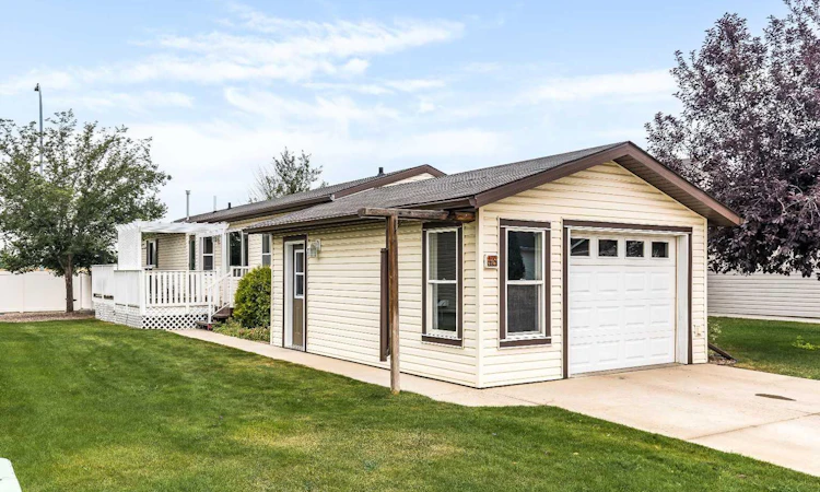 48 Chartwell Place SE