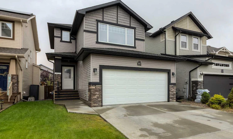 810 Keystone Meadows W