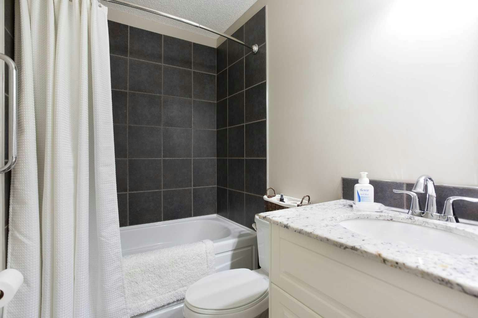 24 Sun Harbour Place SE, Calgary, AB, T2X 3B2 - 19