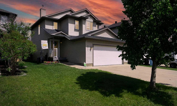 213 Parry Crescent