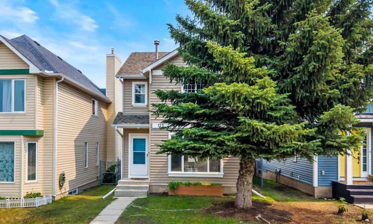 91 Hidden Crescent NW