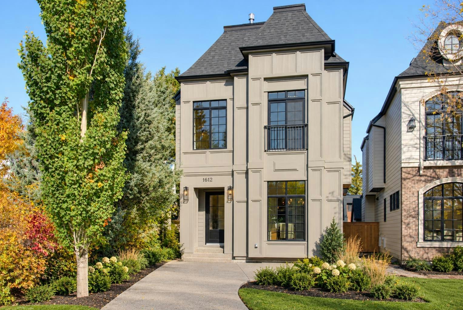 1612 49 Avenue SW, Calgary, AB, T2T 2T7