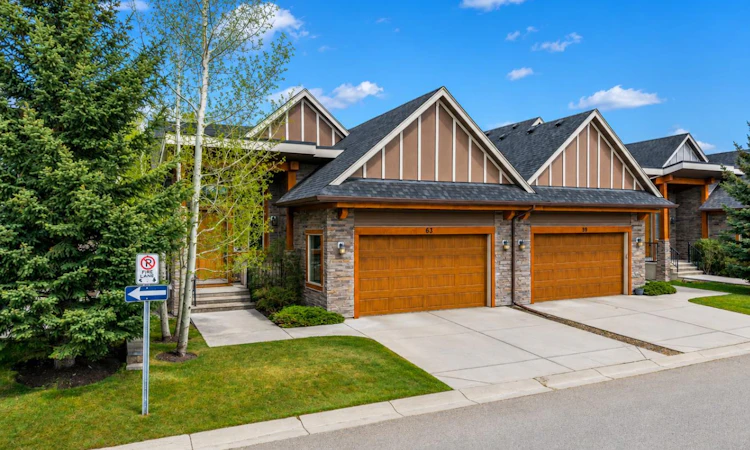 63 Cortina Villas SW