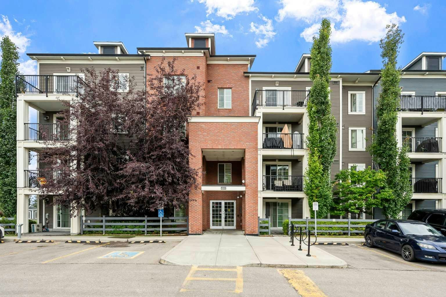 4418-99 Copperstone Park SE, Calgary, AB, T2Z 5C9