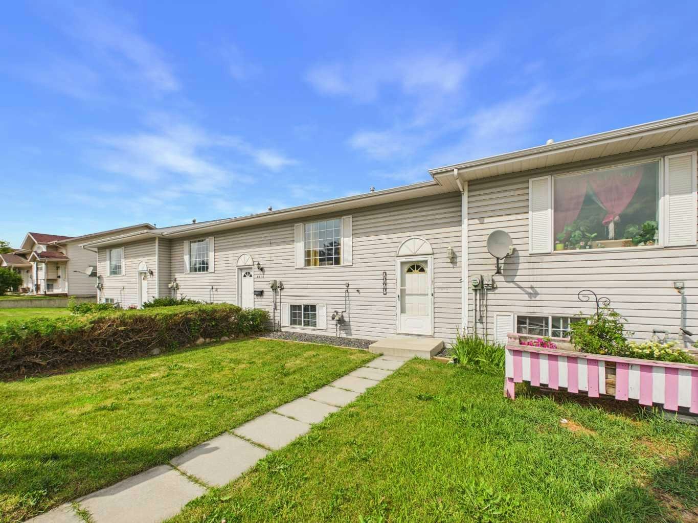4412 47 Avenue, Sylvan Lake, AB, T4S 1P1