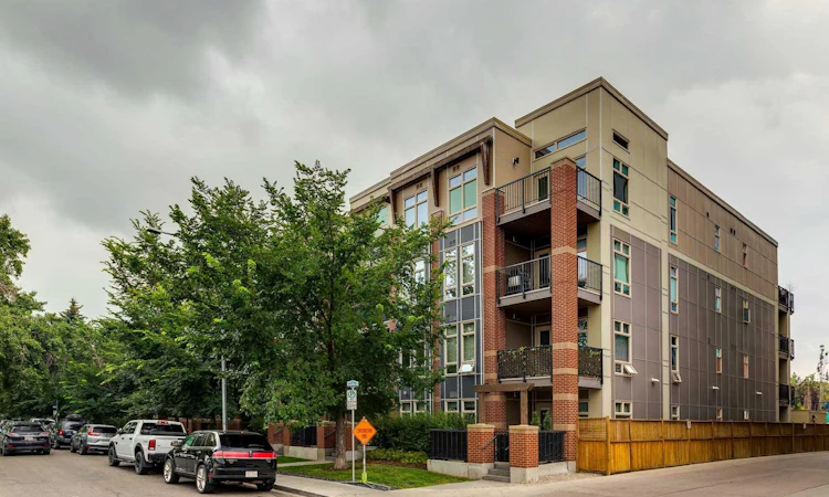 208-323 20 Avenue SW