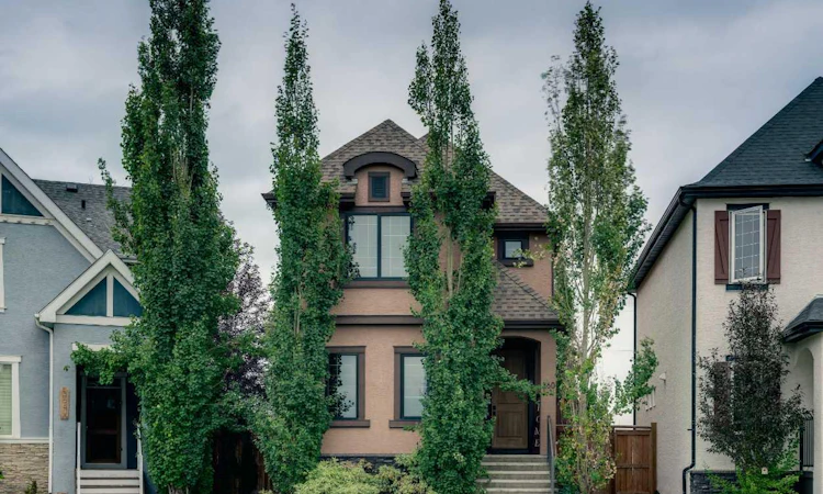 360 Marquis Heights SE
