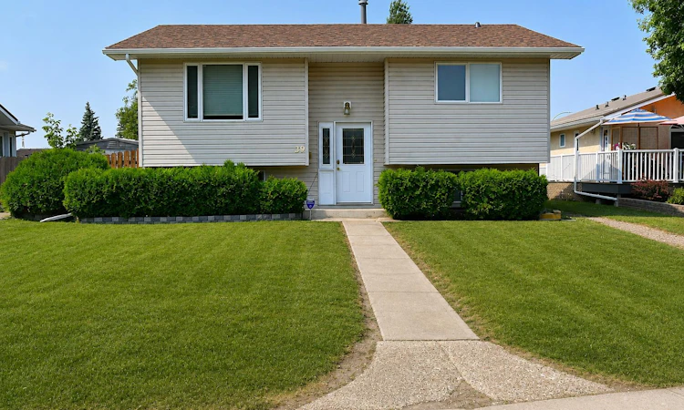 39 Chinook Road W