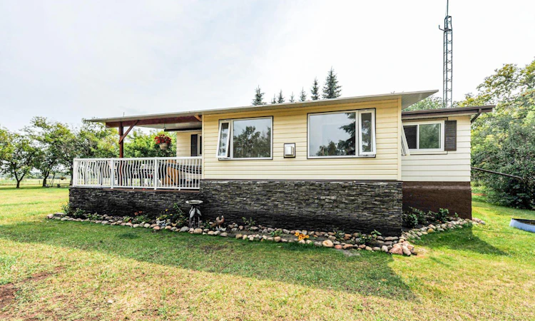 20319 Township Road 382