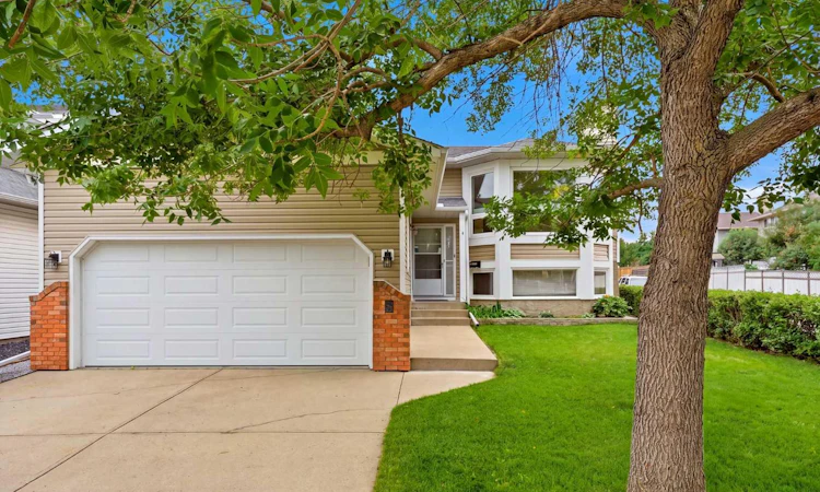 5 Sandpiper Gate NW