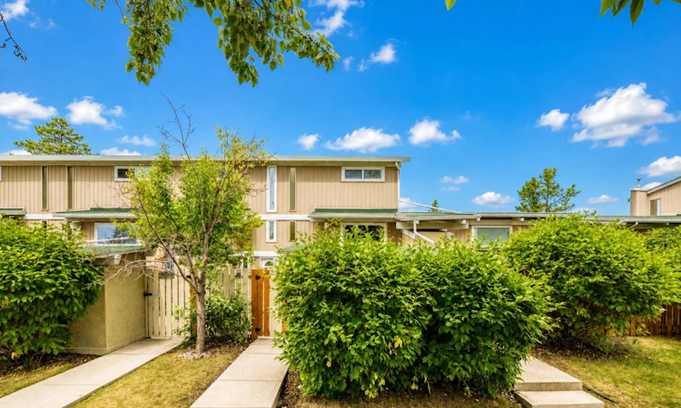 403-11010 Bonaventure Drive SE