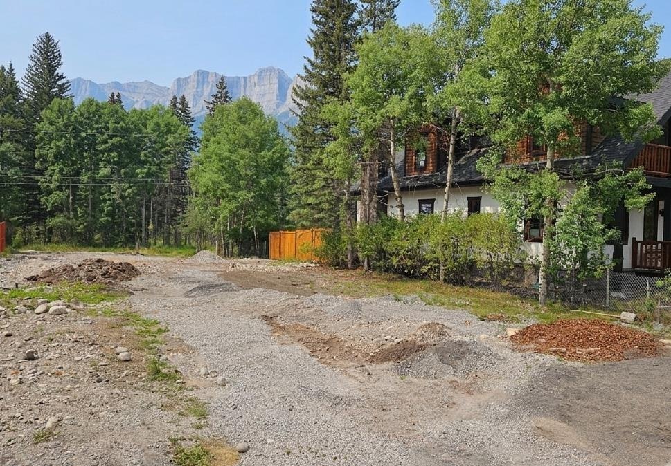 913 15 Street, Canmore, AB, T1W 1X2