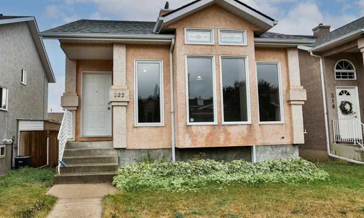 322 Assiniboia Place W