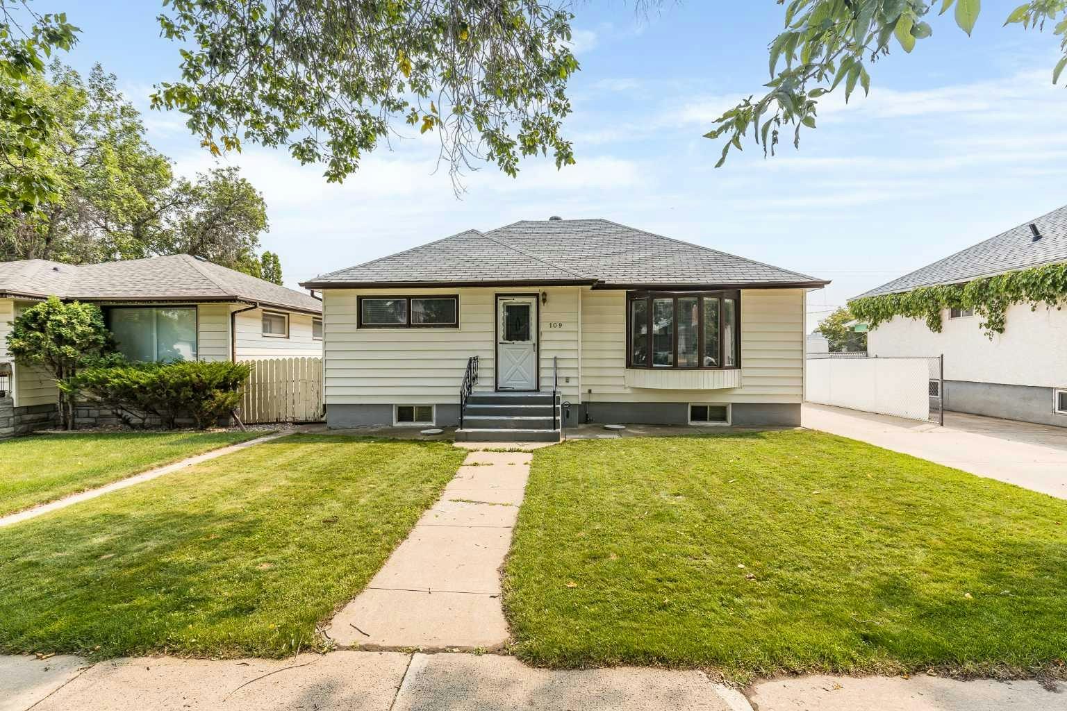 109 4 Street SE, Medicine Hat, AB, T1A 0J7