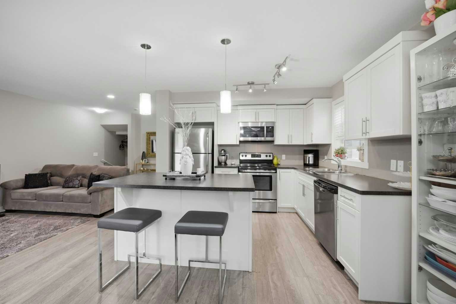 427 Redstone View NE, Calgary, AB, T3N 1B5