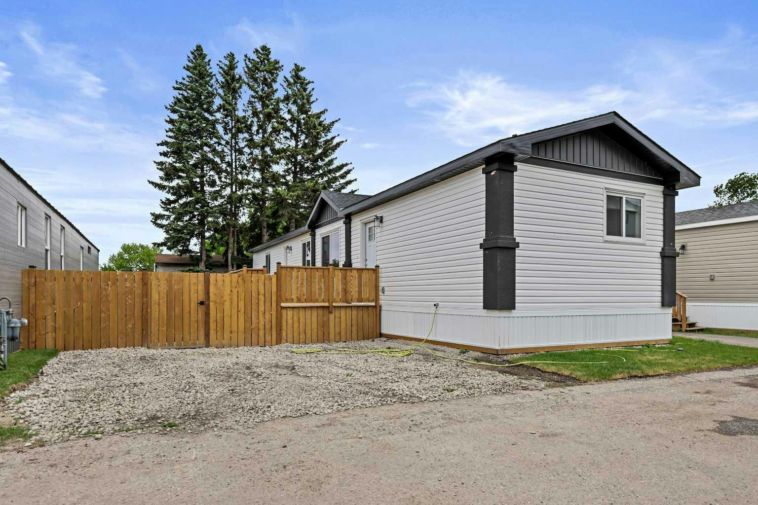 5-6220 17 Avenue SE, Calgary, AB, T2A 0W6