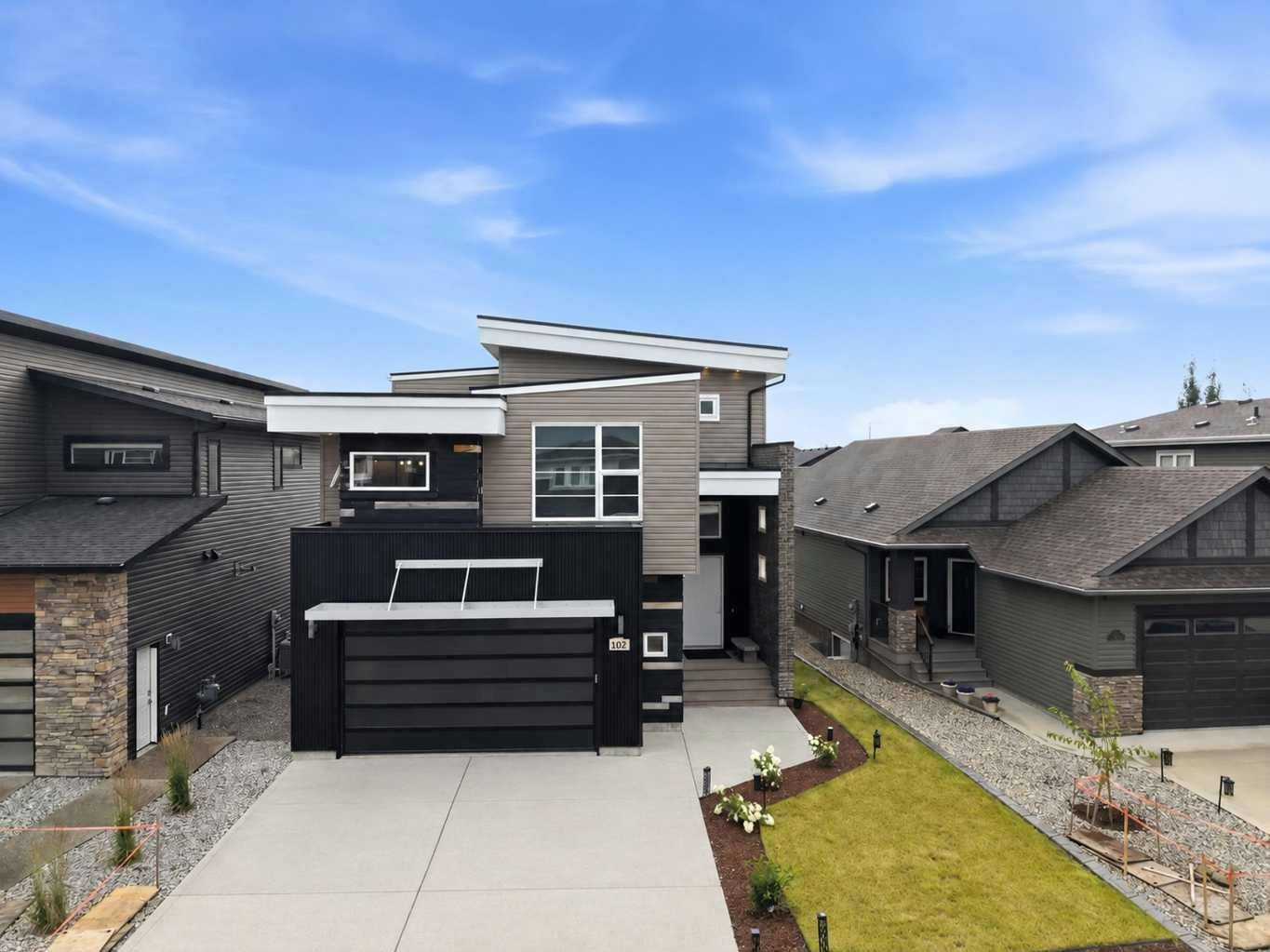 102 Longmire Close, Red Deer, AB, T4R 0T1