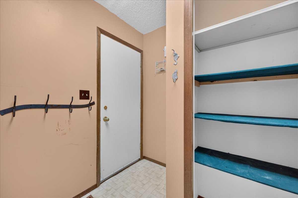 714 9 Avenue SE, High River, AB, T1V 1K3 - 18