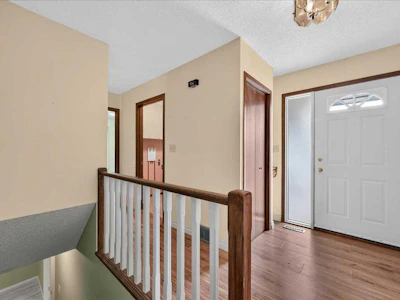 714 9 Avenue SE - 3