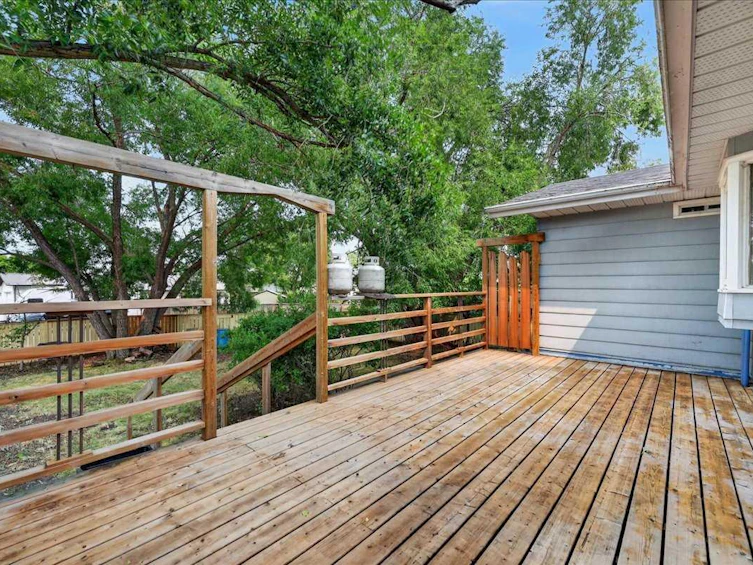 714 9 Avenue SE, High River, AB, T1V 1K3 - 38