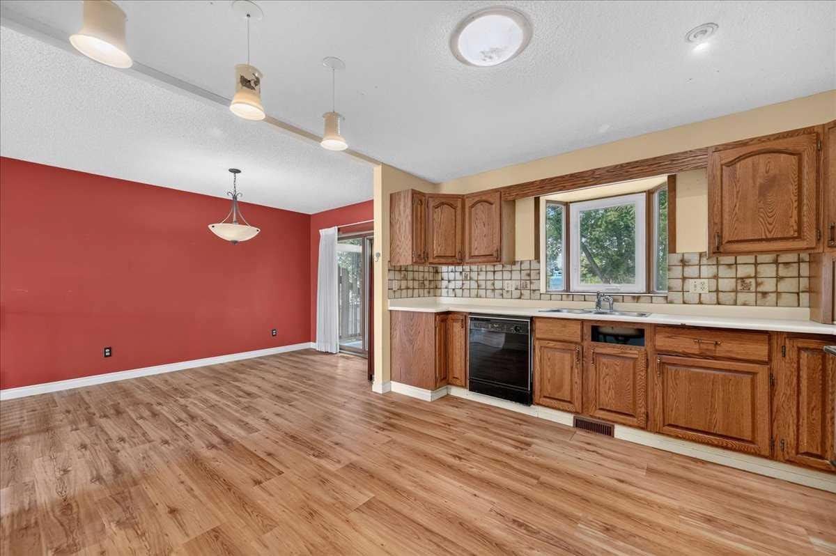 714 9 Avenue SE, High River, AB, T1V 1K3 - 14