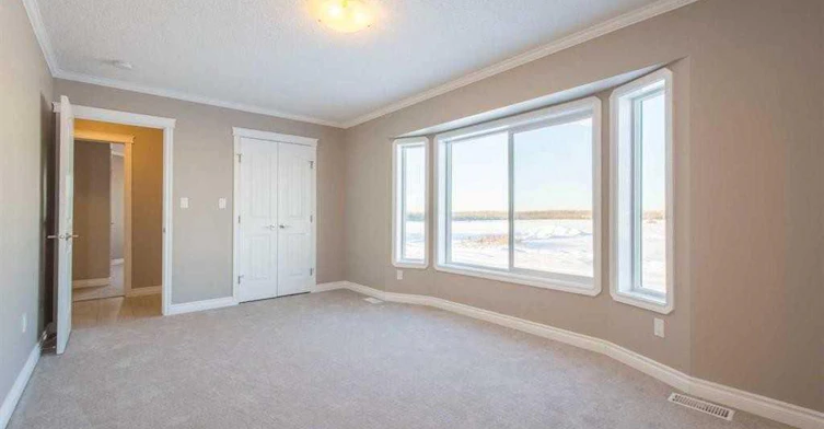 B-5215 52 Street, Valleyview, AB, T0H 3N0 - 5