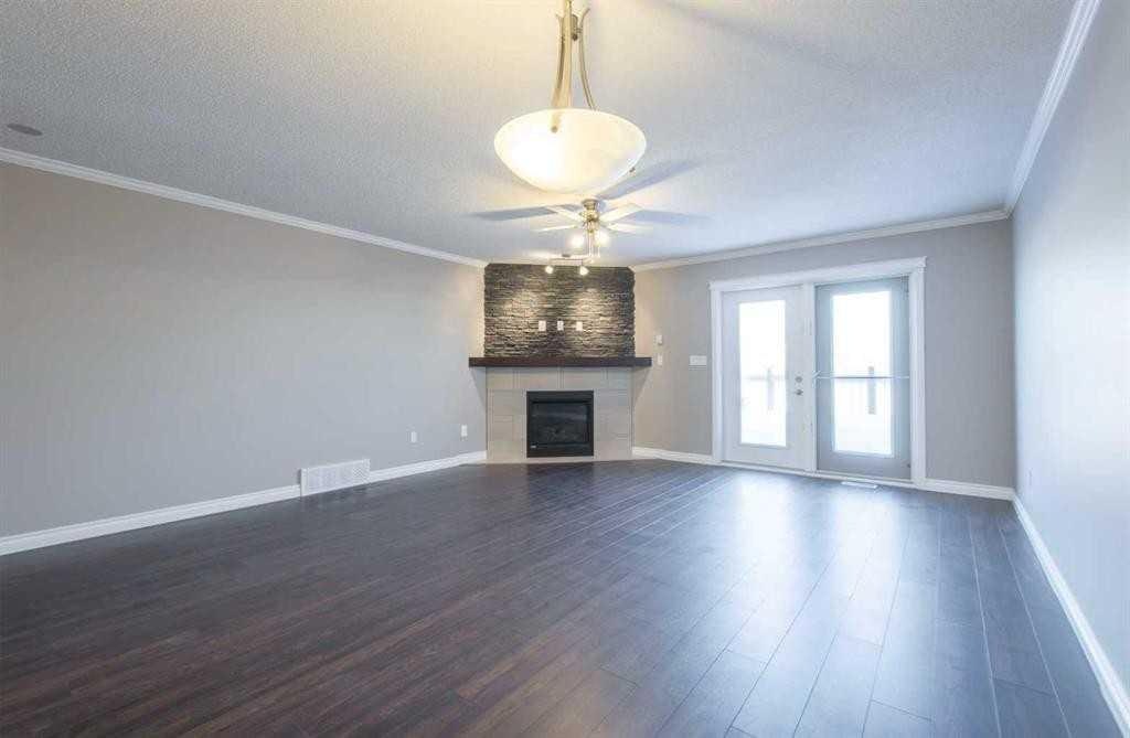 B-5215 52 Street, Valleyview, AB, T0H 3N0 - 14
