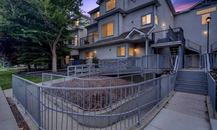 208-622 56 Avenue SW