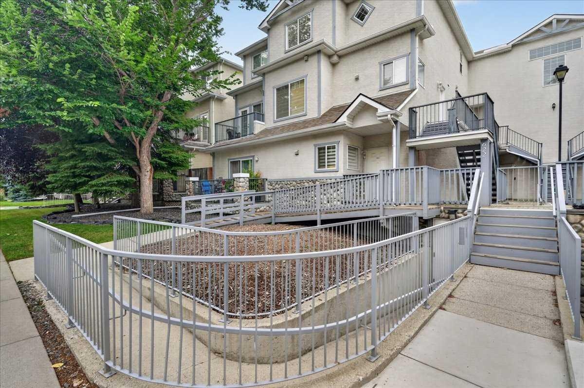 208-622 56 Avenue SW - 3