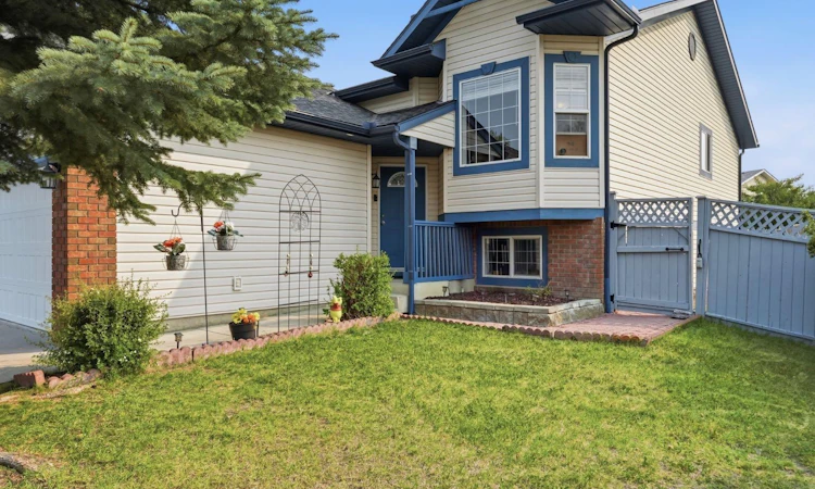 76 Crystalridge Crescent