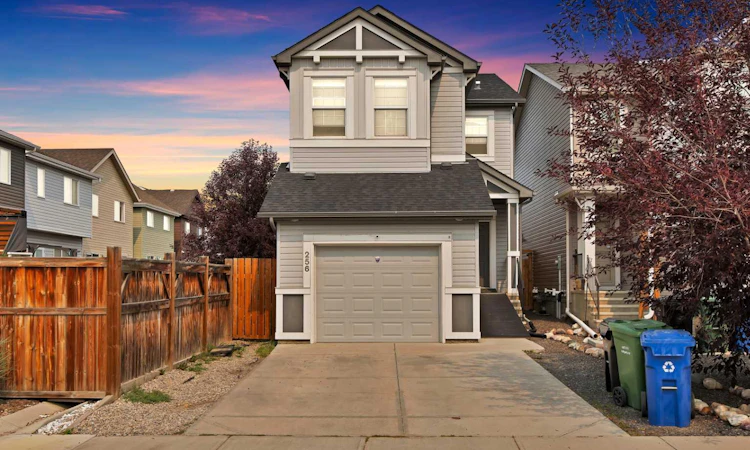 256 Auburn Glen Close SE