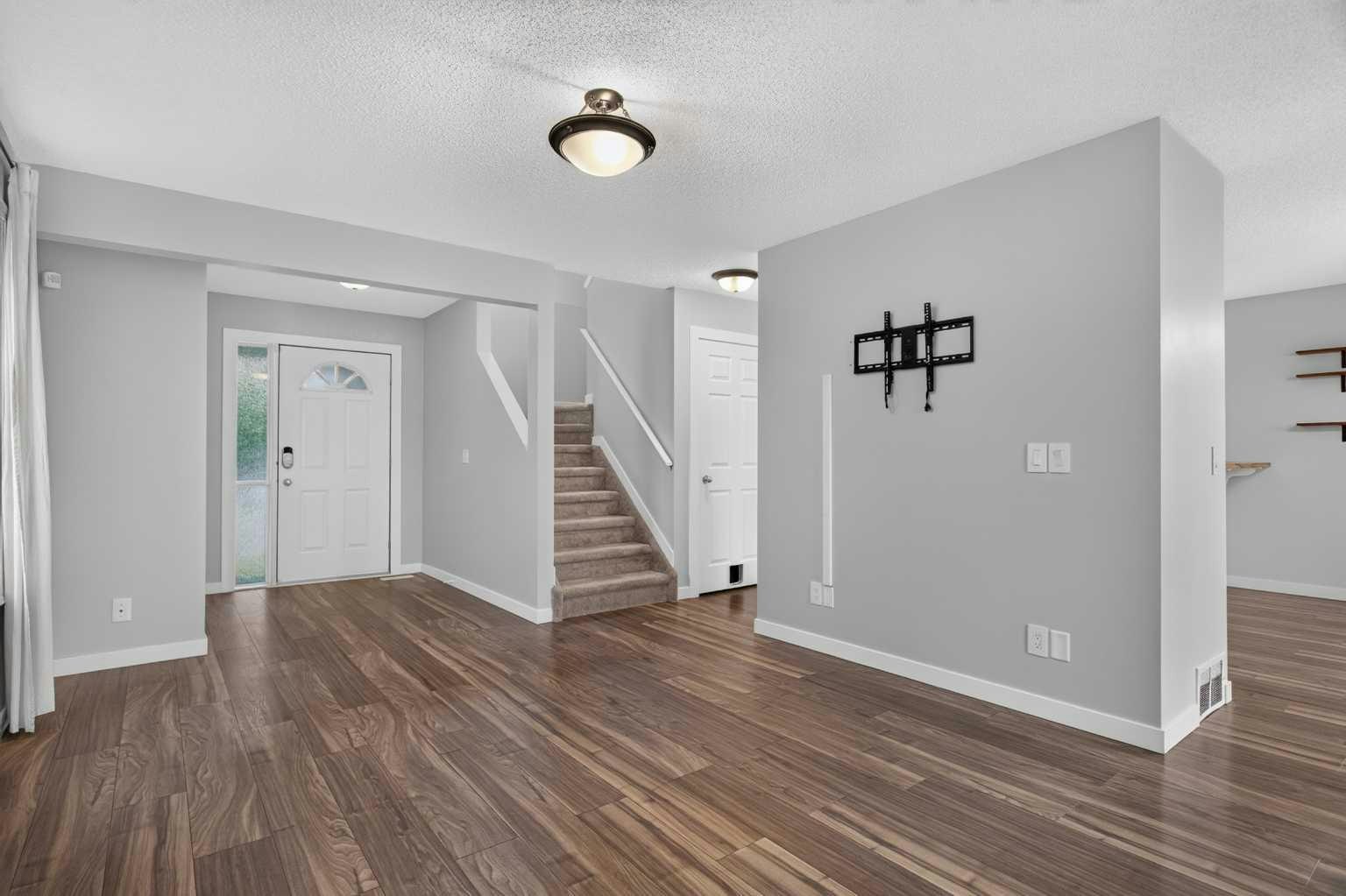 56 Silver Creek Boulevard, Airdrie, AB, T4B 2P6 - 6