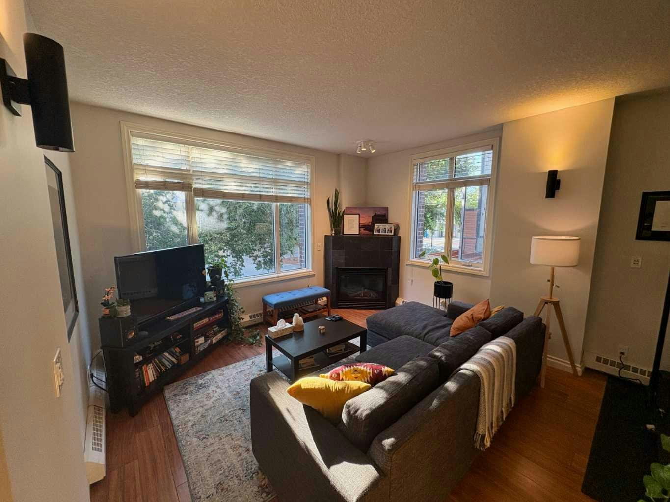 229-910 Centre Avenue NE, Calgary, AB, T2E 9C7