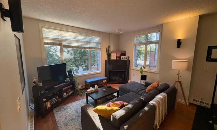 229-910 Centre Avenue NE
