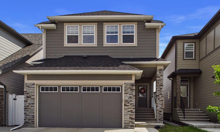66 Legacy Glen Crescent SE