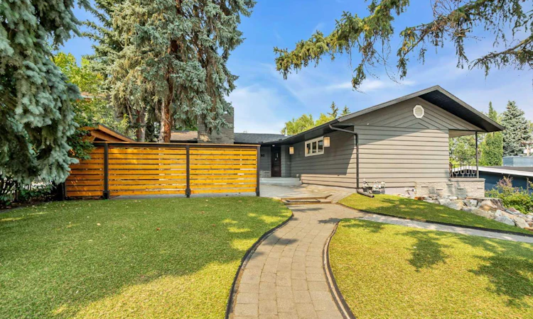 60 Massey Place SW
