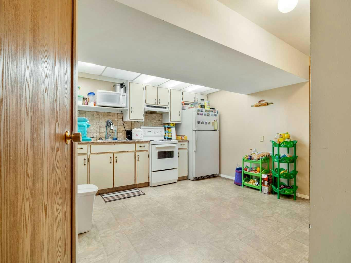 2-1131 28a Street S, Lethbridge, AB, T1K 2W6 - 8