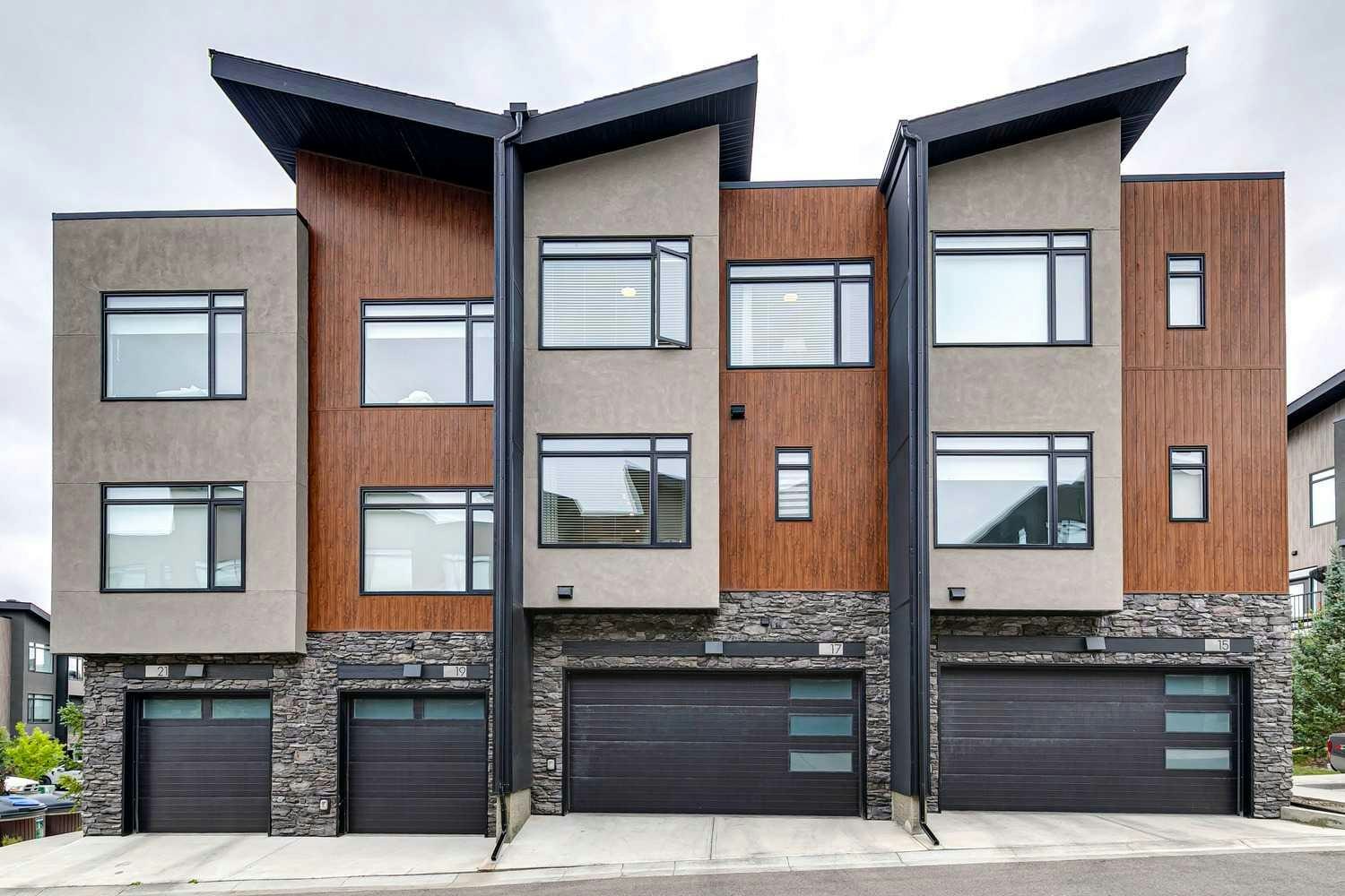 17 Royal Elm Green NW, Calgary, AB, T3G 0G8