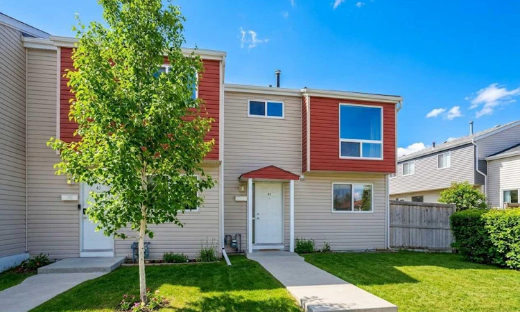 49-5425 Pensacola Crescent SE