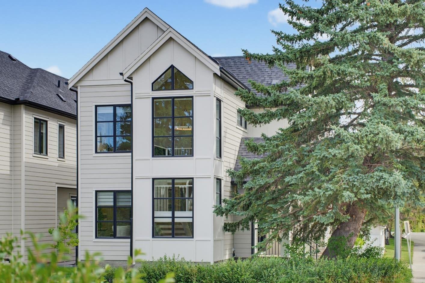 4612 Grove Hill Road SW, Calgary, AB, T3E 4G1