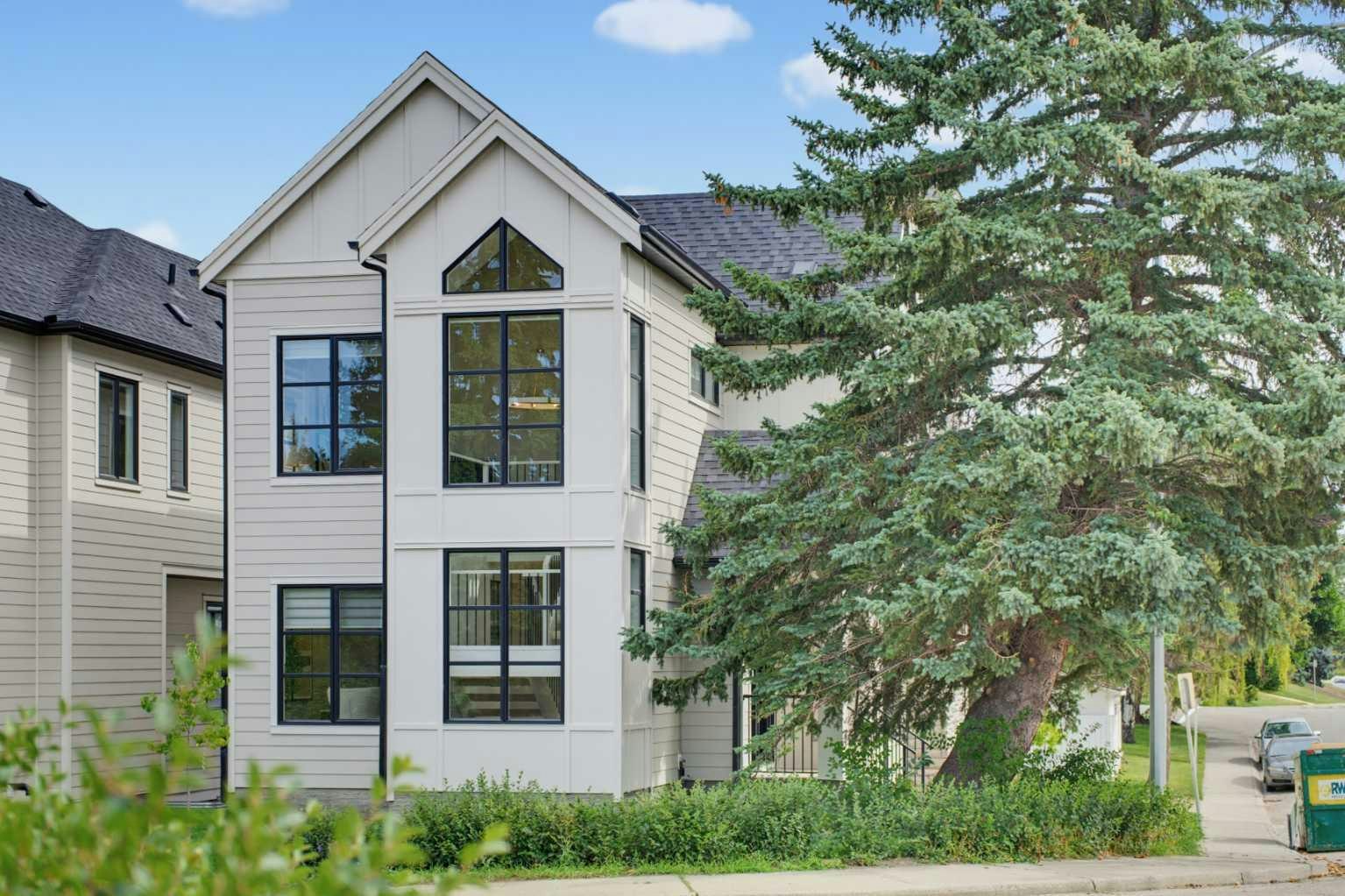 4612 Grove Hill Road SW, Calgary, AB, T3E 4G1