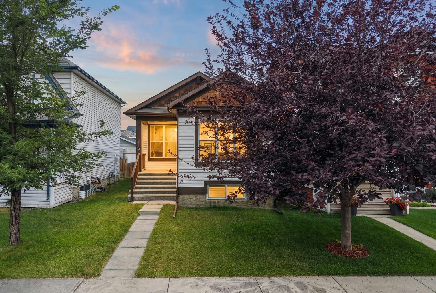 219 New Brighton Landing SE, Calgary, AB, T2Z 0S6