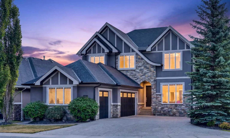 4 Aspen Cliff Close SW