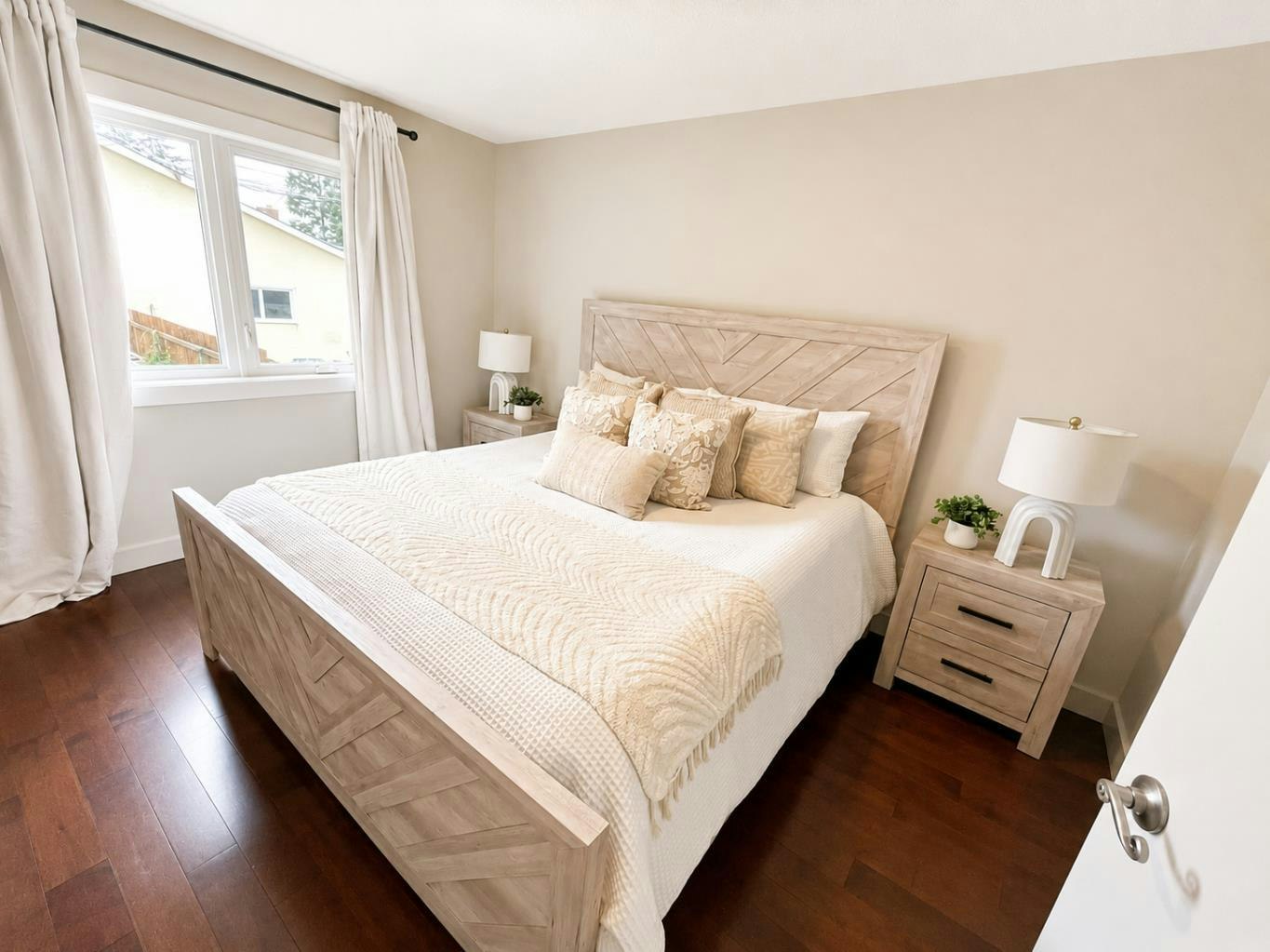 2807 29 Street SW, Calgary, AB, T3E 2K7