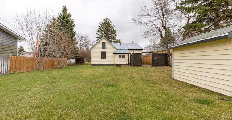 120 N 1 Street W, Magrath, AB, T0K 1J0 - 28